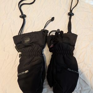 Dakine Black Insulated Mittens